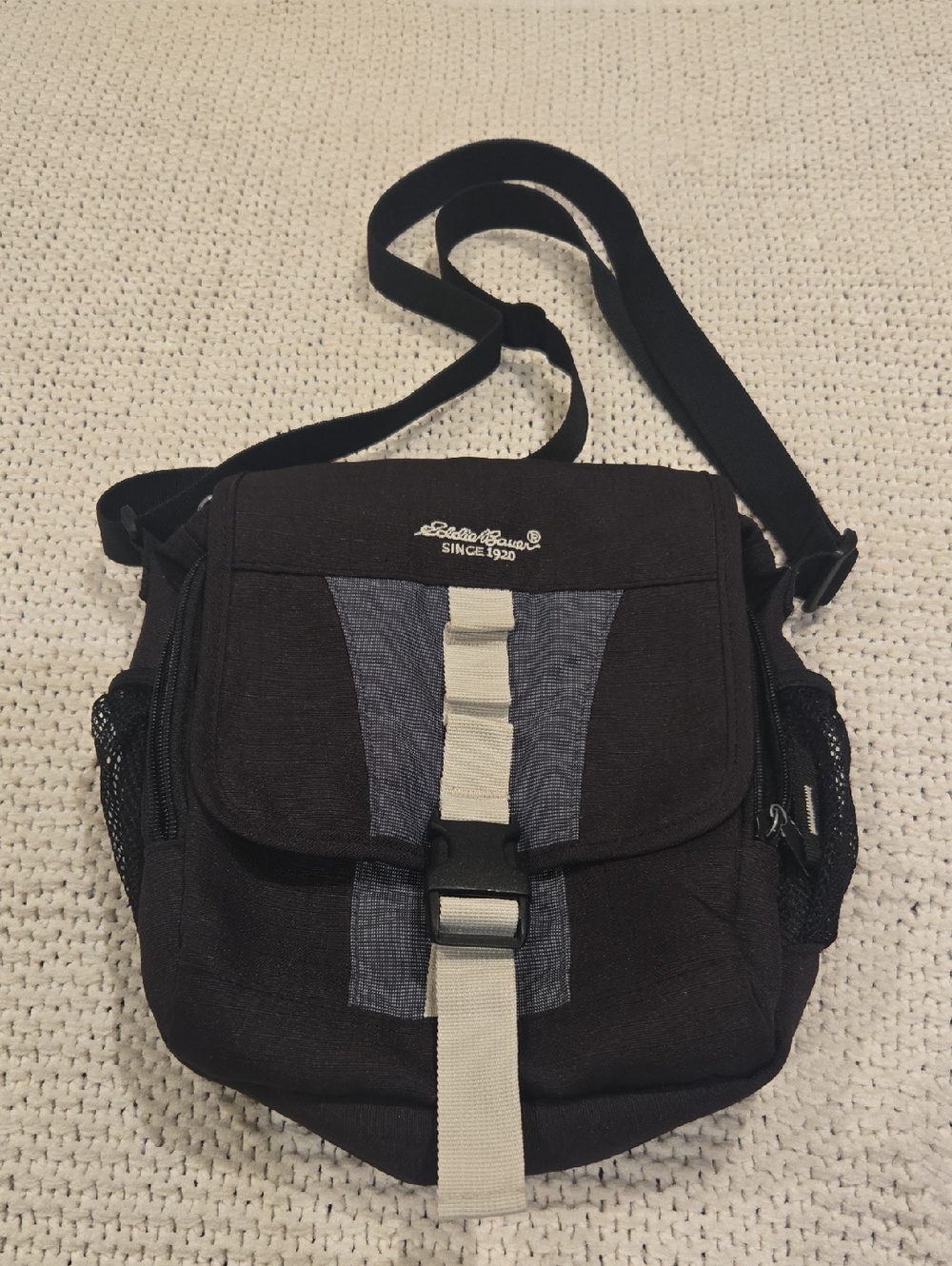 Eddie Bauer Black And White Messenger Crossbody Bag For Travel/Everyday Use